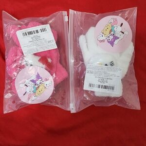 Hello kitty gloves